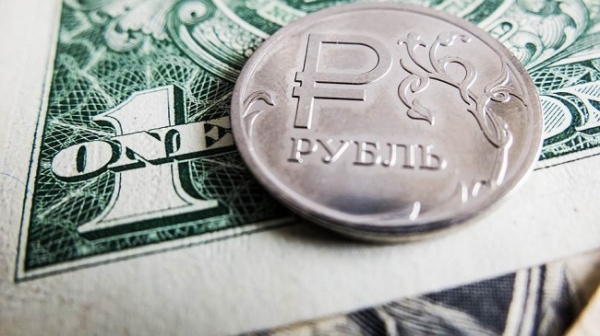 Курс рубля продолжает демонстрировать уверенный рост
