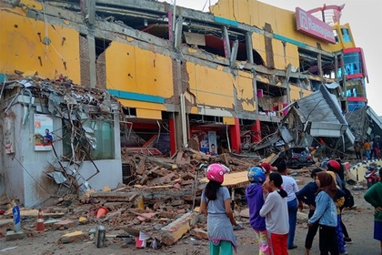 Власти Индонезии объявили о 384 жертвах землетрясения