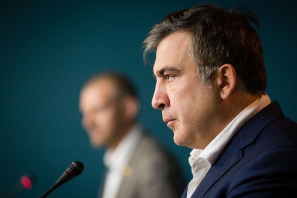 Саакашвили порекомендовал Порошенко найти хорошего адвоката