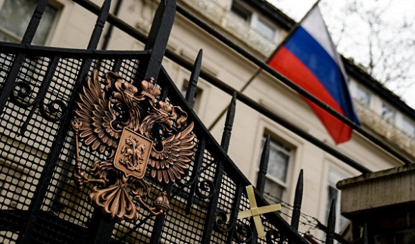 <br />
В российском посольстве озвучили возможное объяснение инцидентов в Британии&nbsp<br />
